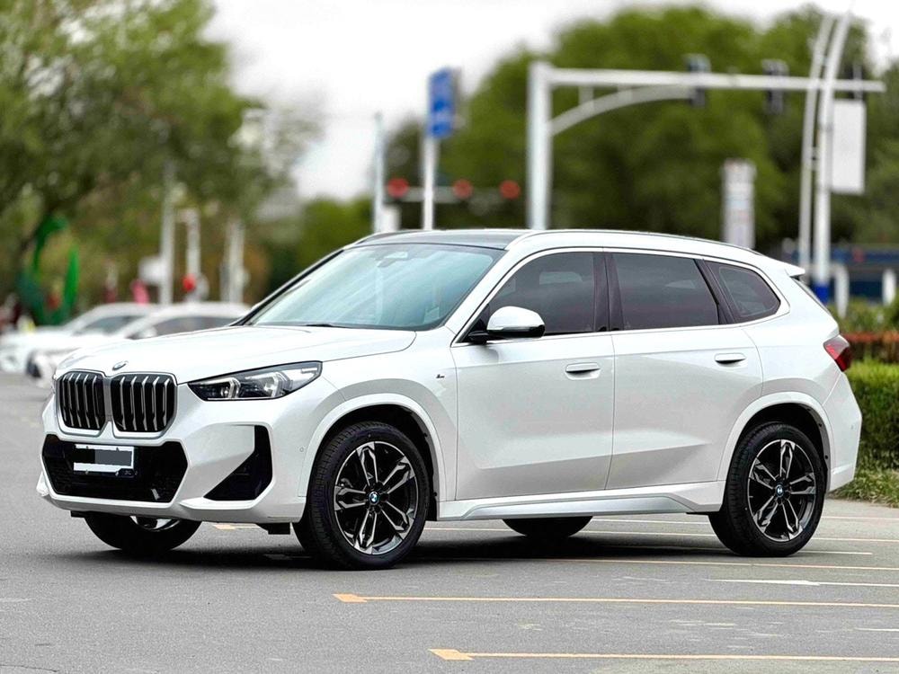 BMW X1 2023 — фото автомобиля 1