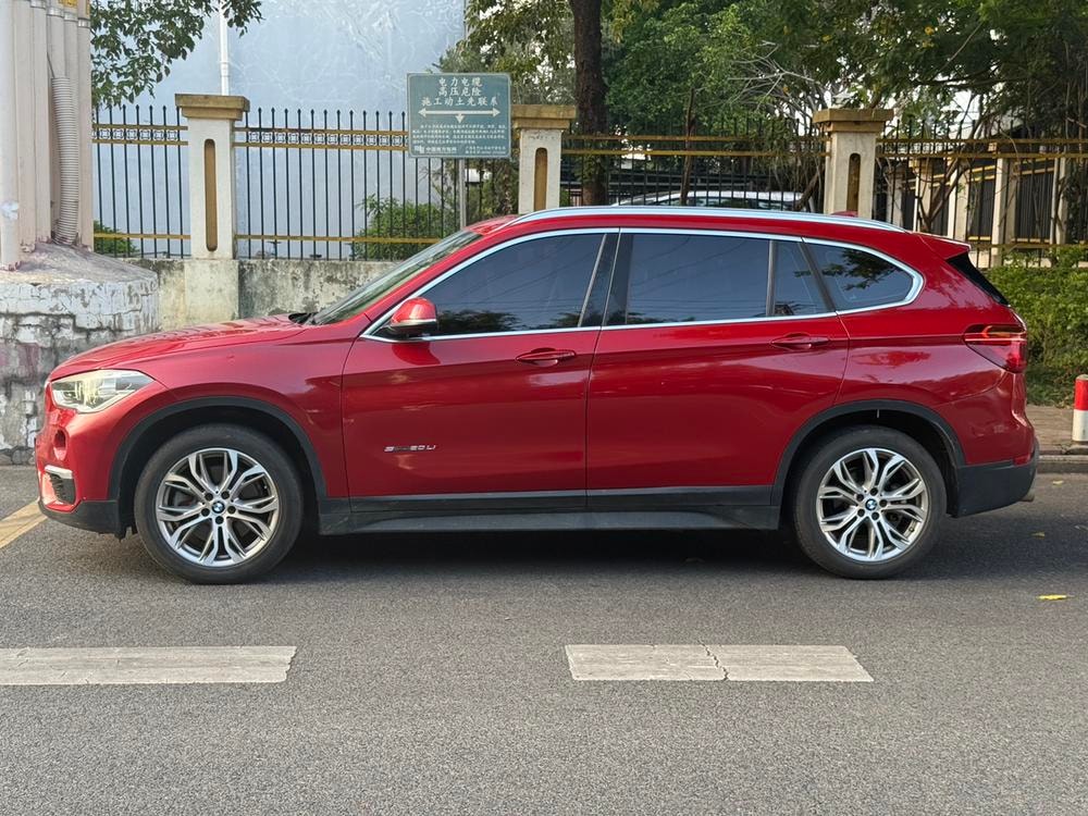 BMW X1 2018 — фото автомобиля