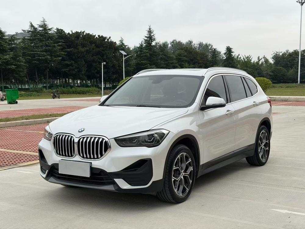 BMW X1 2020 — фото автомобиля 1