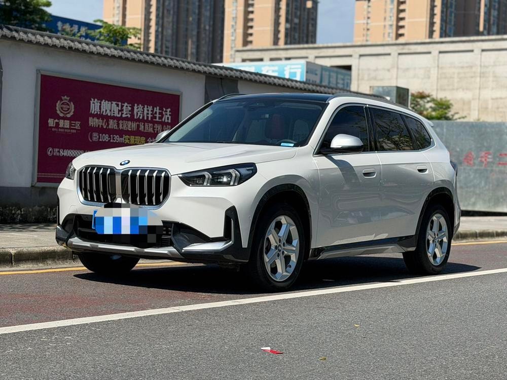 BMW X1 2023 — фото автомобиля 1