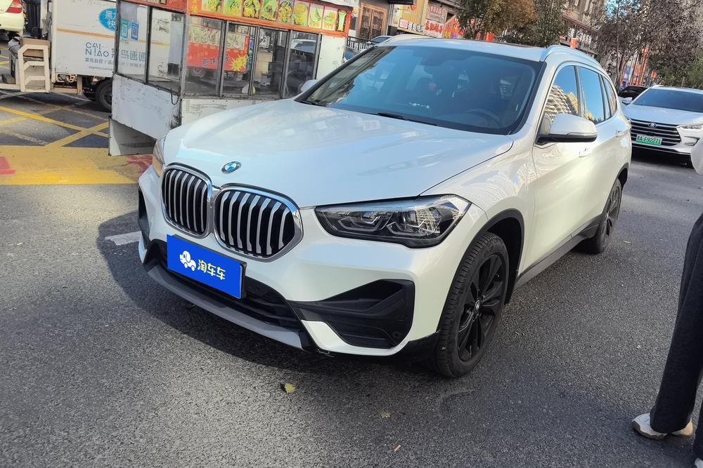 BMW X1 2020 — фото автомобиля 1