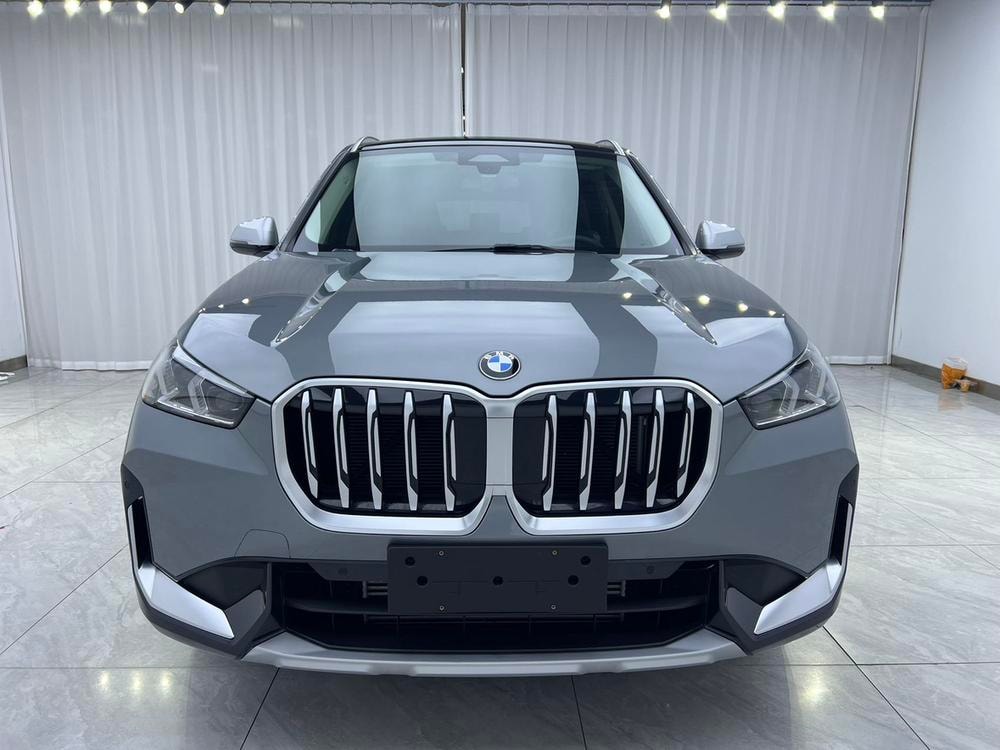 BMW X1 2023 — фото автомобиля 1
