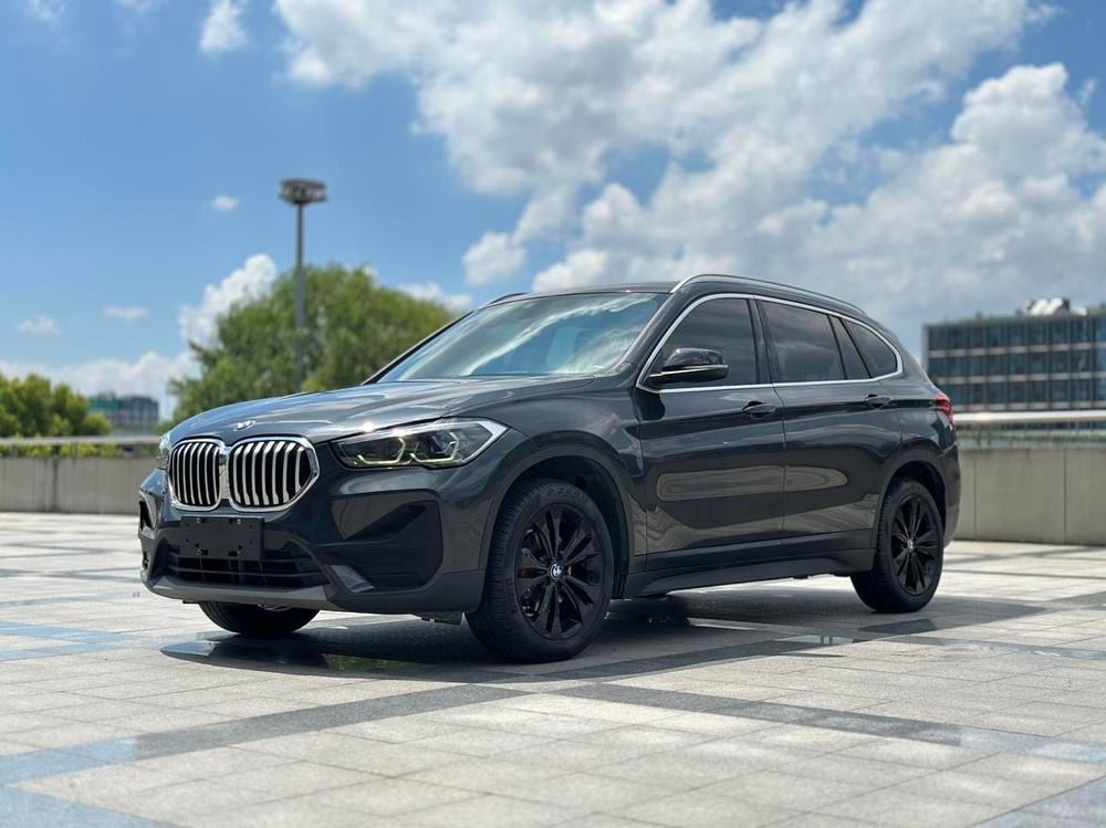 BMW X1 2021 — фото автомобиля 1