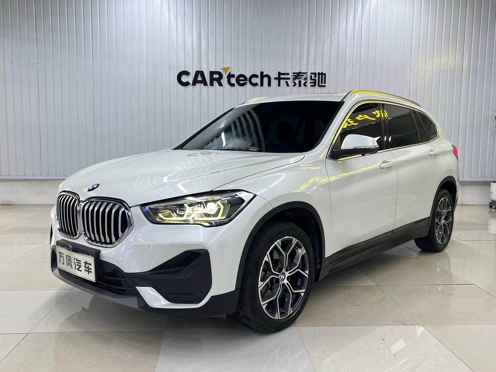 BMW X1 2022 — фото автомобиля