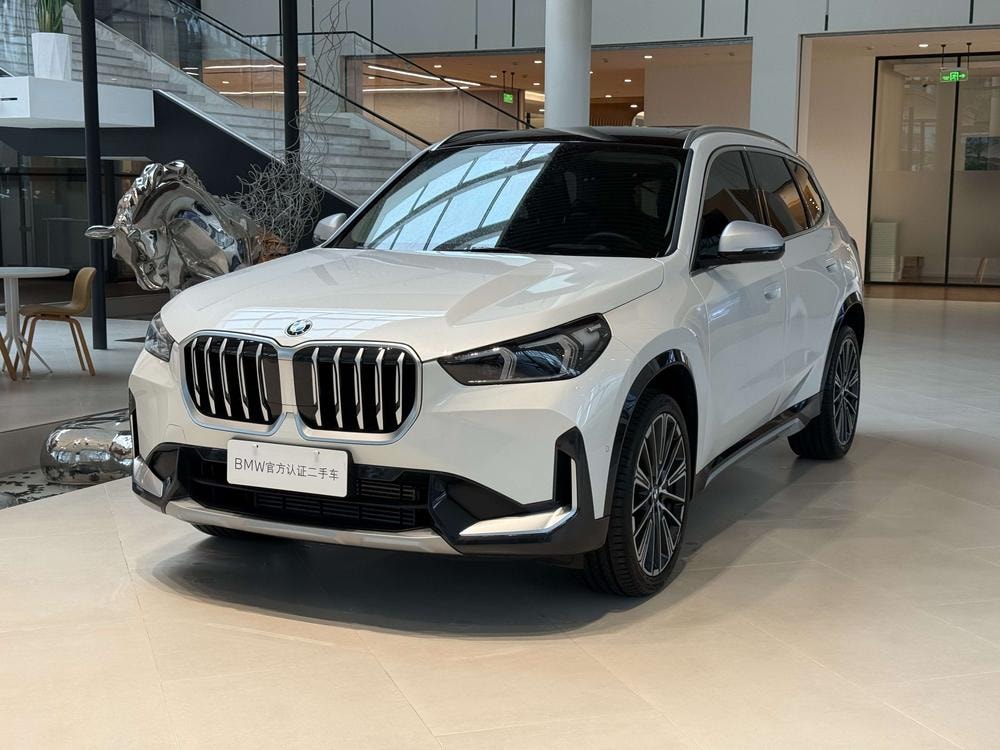 BMW X1 2023 — фото автомобиля