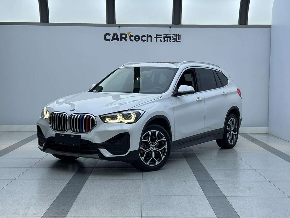 BMW X1 2022 — фото автомобиля 1
