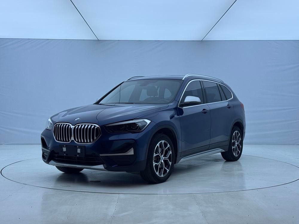 BMW X1 2022 — фото автомобиля 1