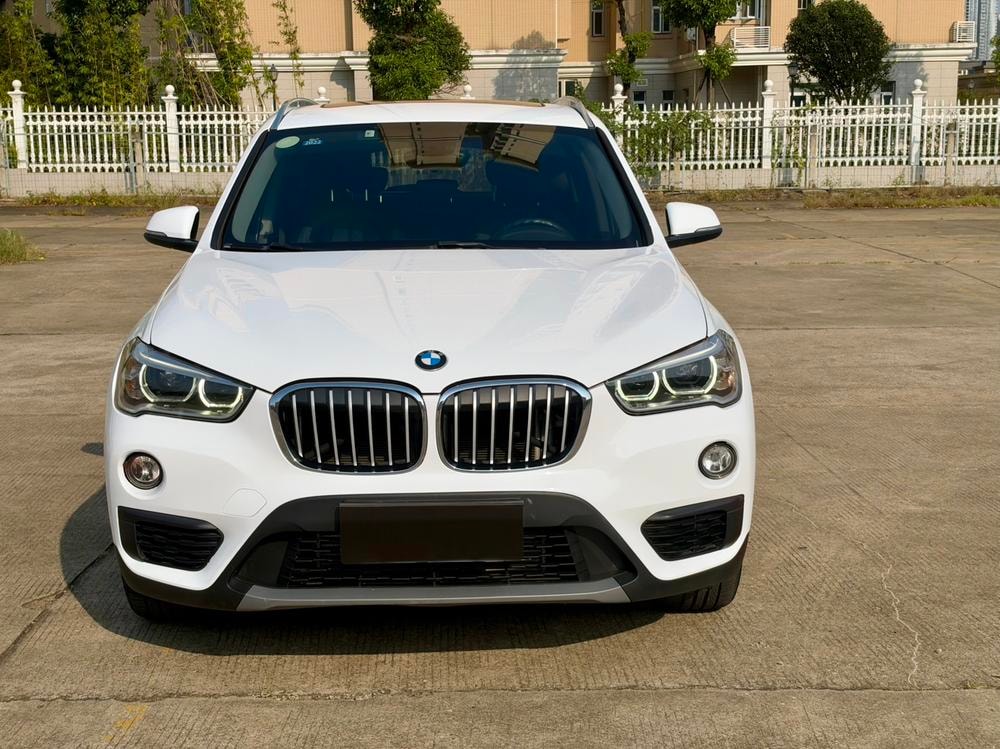 BMW X1 2018 — фото автомобиля 1