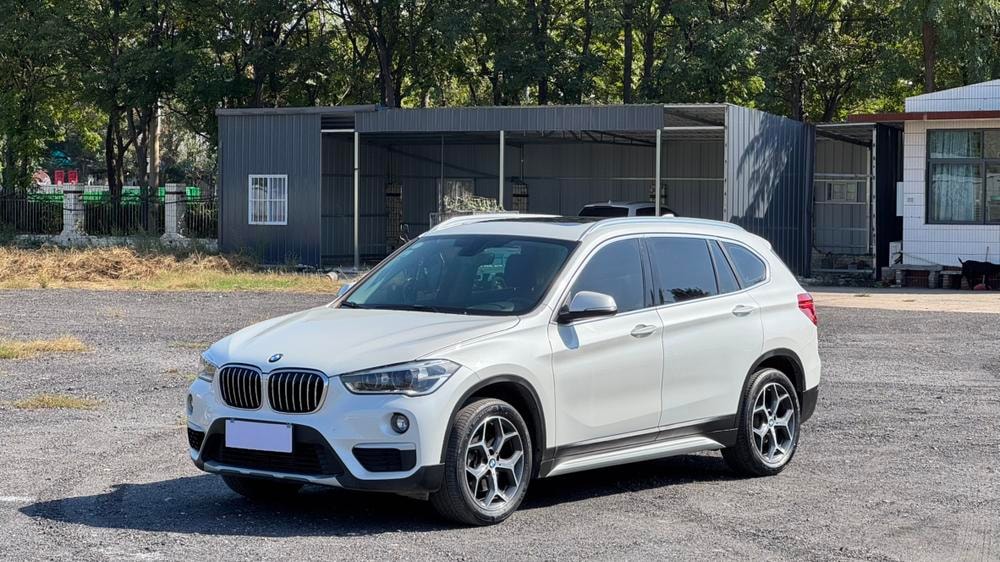 BMW X1 2018 — фото автомобиля