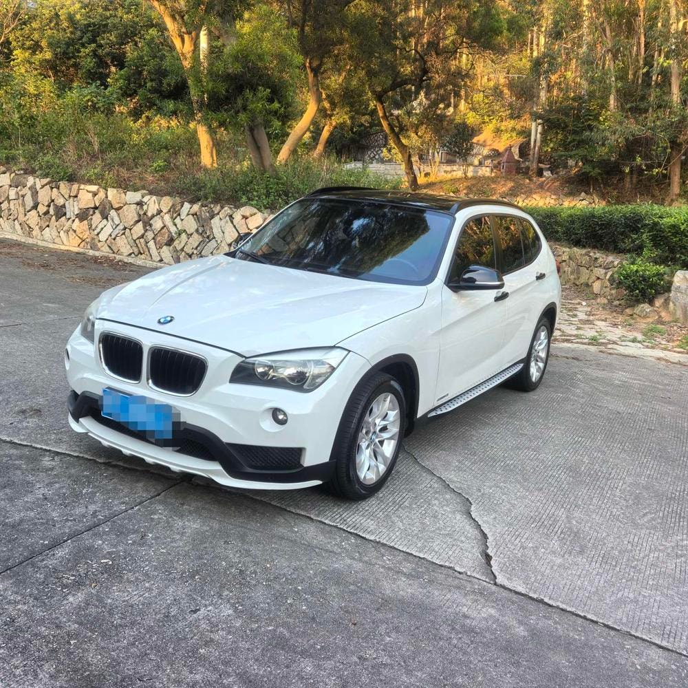 BMW X1 2015 — фото автомобиля