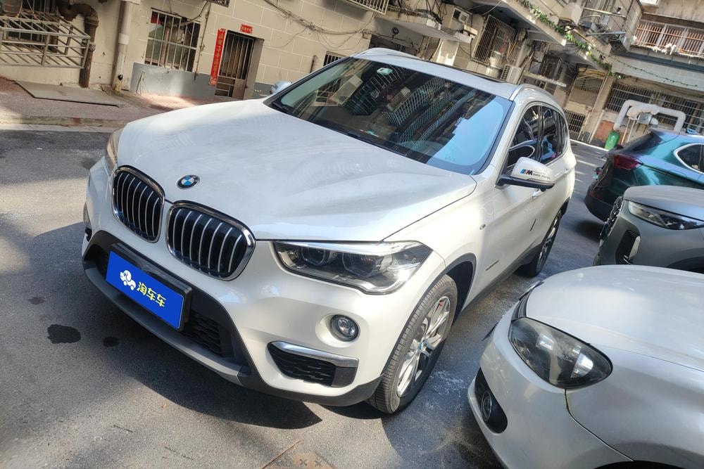 BMW X1 2018 — фото автомобиля 1