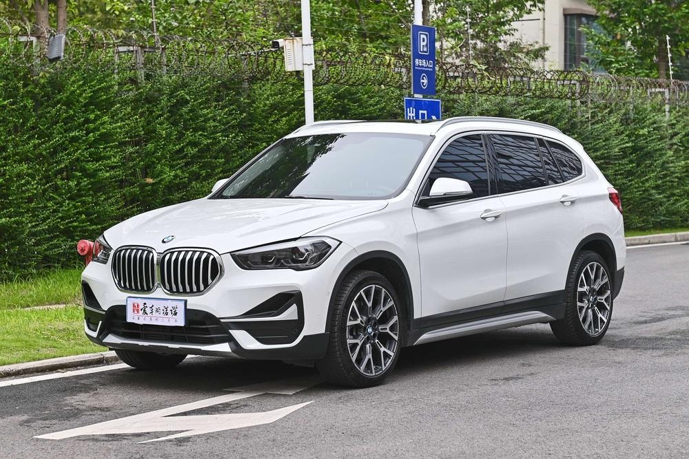 BMW X1 2020 — фото автомобиля