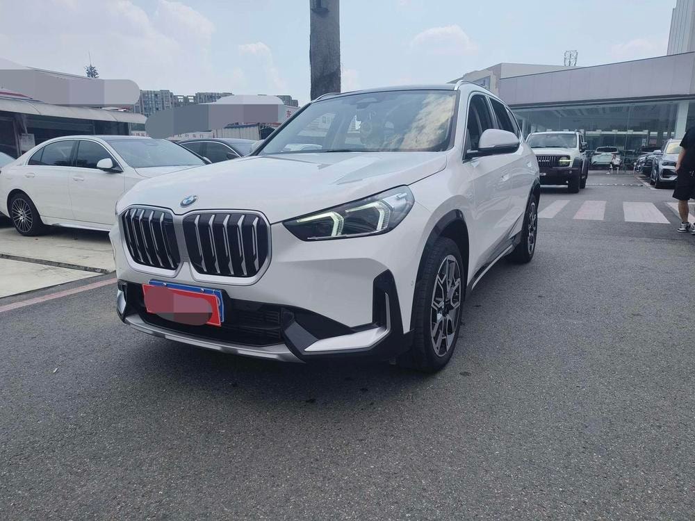 BMW X1 2024 — фото автомобиля