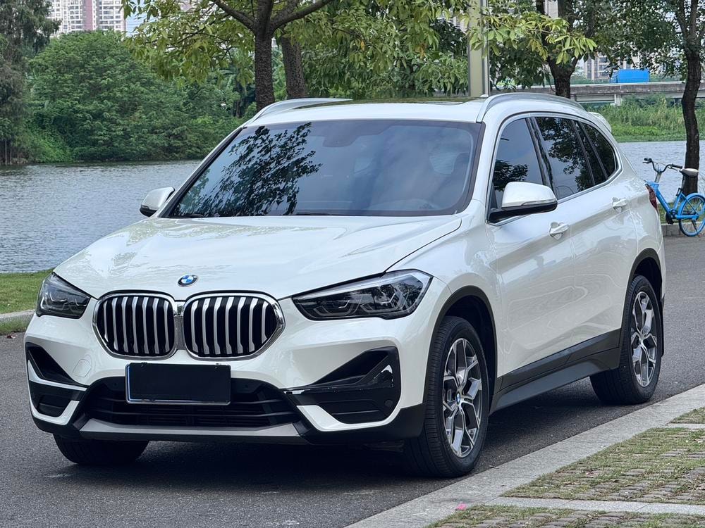BMW X1 2021 — фото автомобиля 1