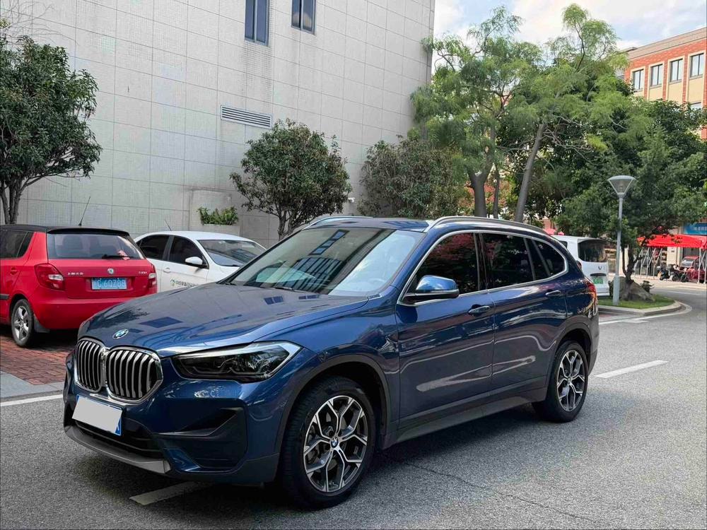BMW X1 2021 — фото автомобиля 1