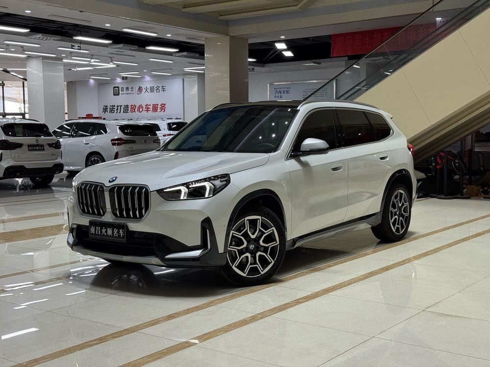 BMW X1 2025 — фото автомобиля