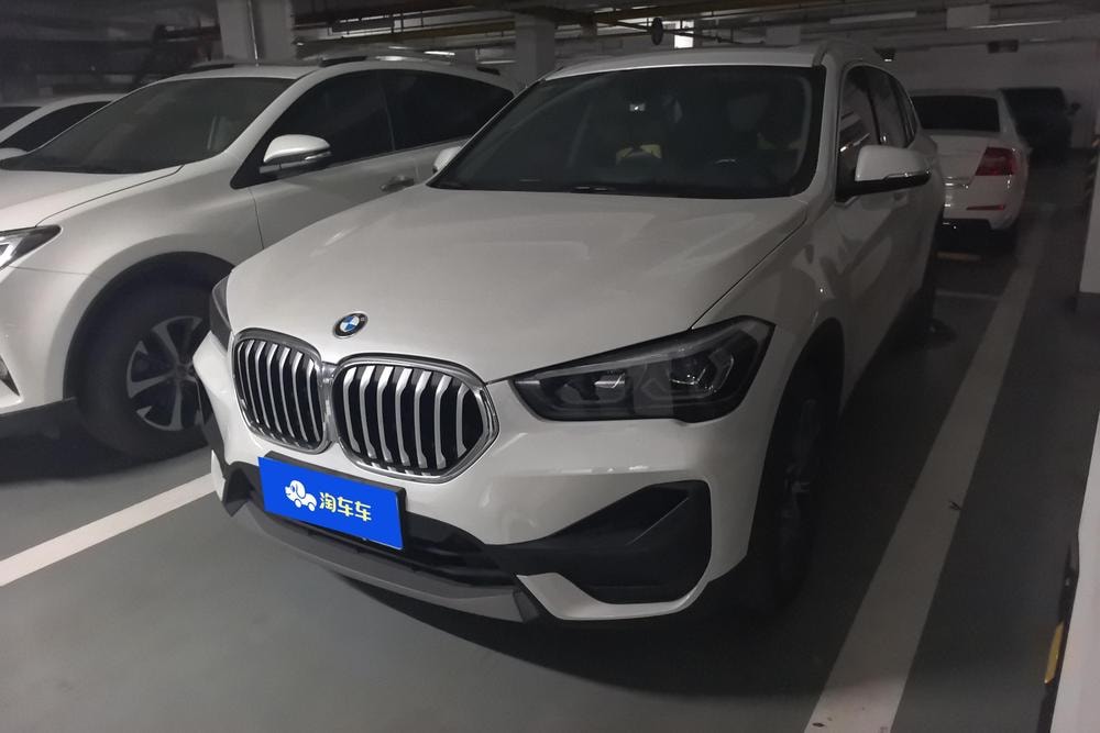 BMW X1 2022 — фото автомобиля 1