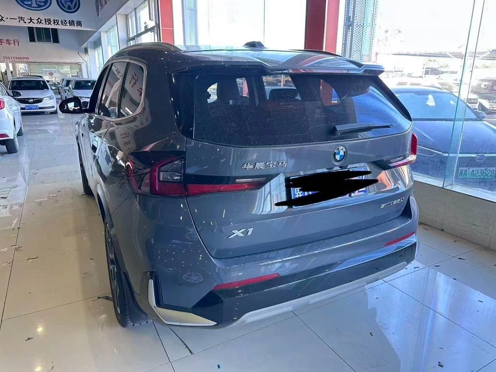 BMW X1 2023 — фото автомобиля 1