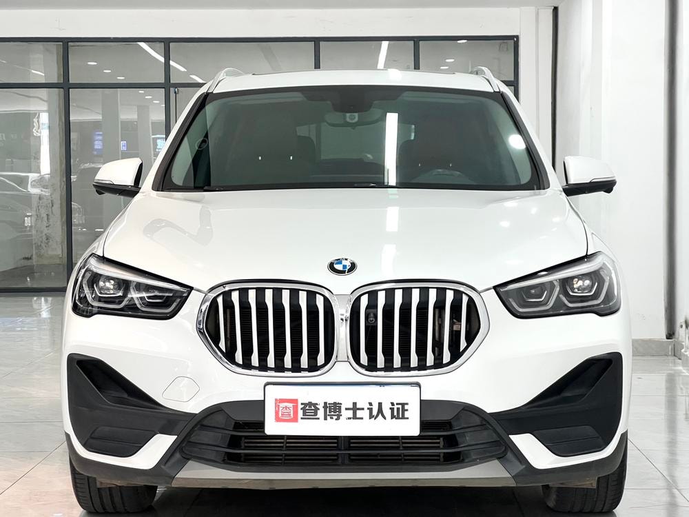 BMW X1 2021 — фото автомобиля 1