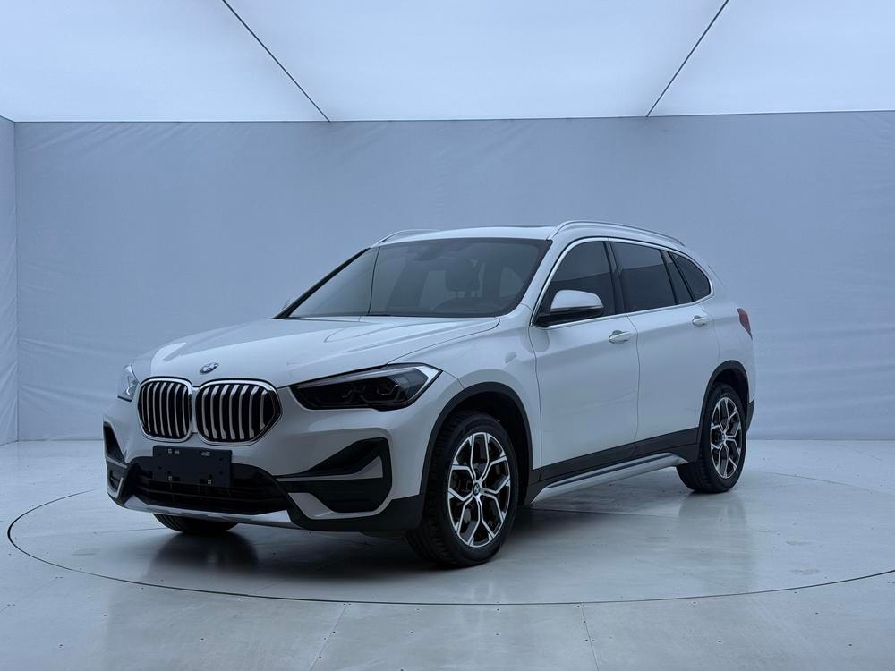 BMW X1 2022 — фото автомобиля 1