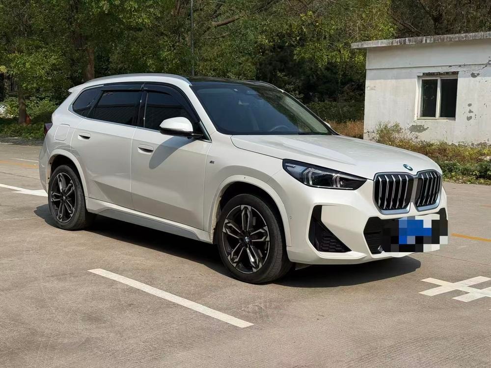 BMW X1 2023 — фото автомобиля 1