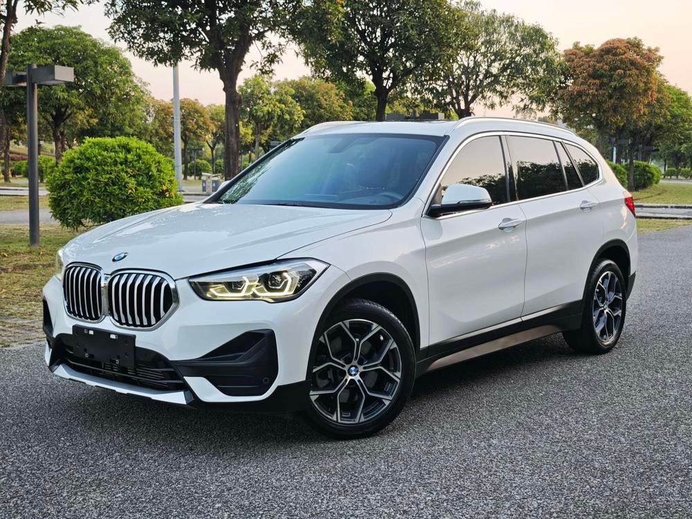 BMW X1 2022 — фото автомобиля 1