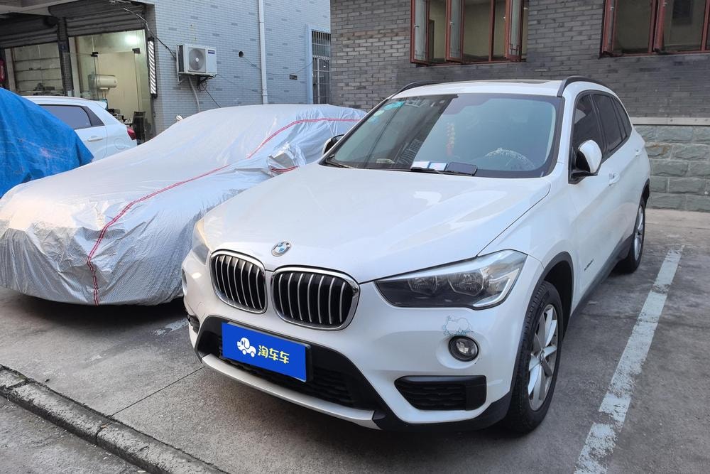 BMW X1 2018 — фото автомобиля