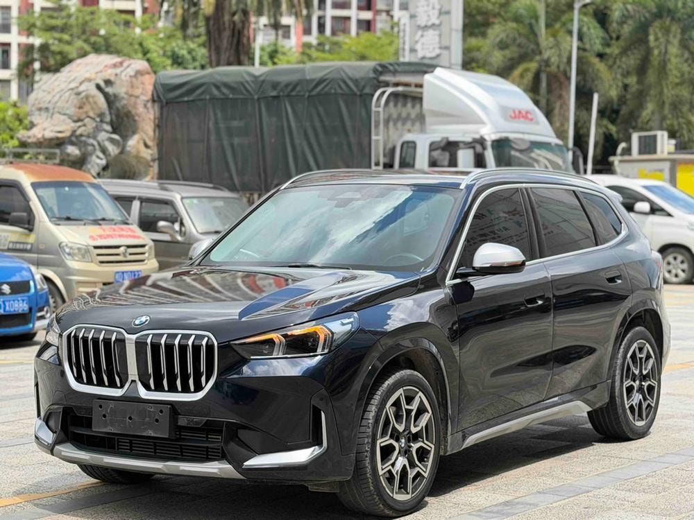 BMW X1 2023 — фото автомобиля