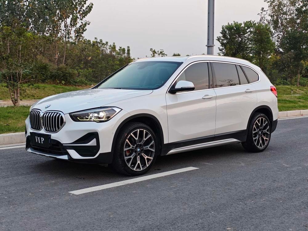 BMW X1 2020 — фото автомобиля 1