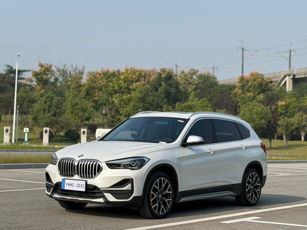 BMW X1 2022 — фото автомобиля 1
