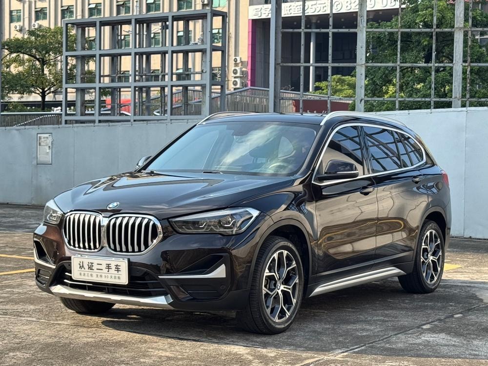 BMW X1 2021 — фото автомобиля 1