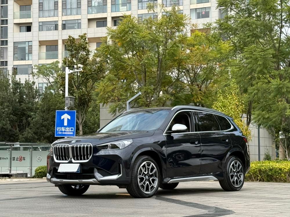 BMW X1 2023 — фото автомобиля 1