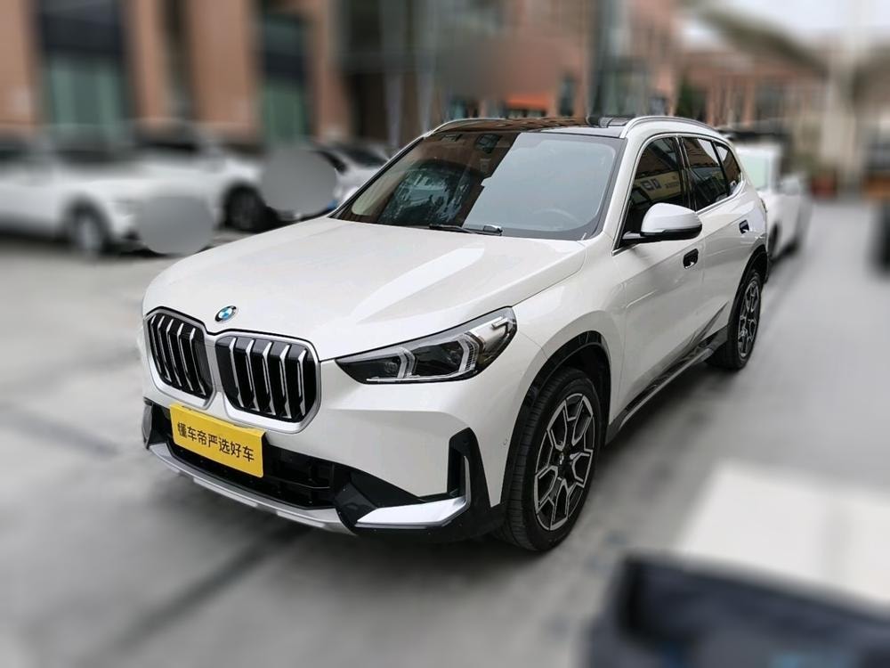 BMW X1 2023 — фото автомобиля 1