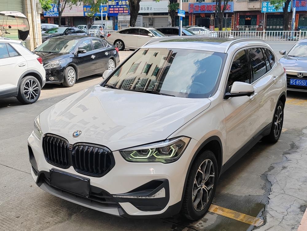 BMW X1 2020 — фото автомобиля 1