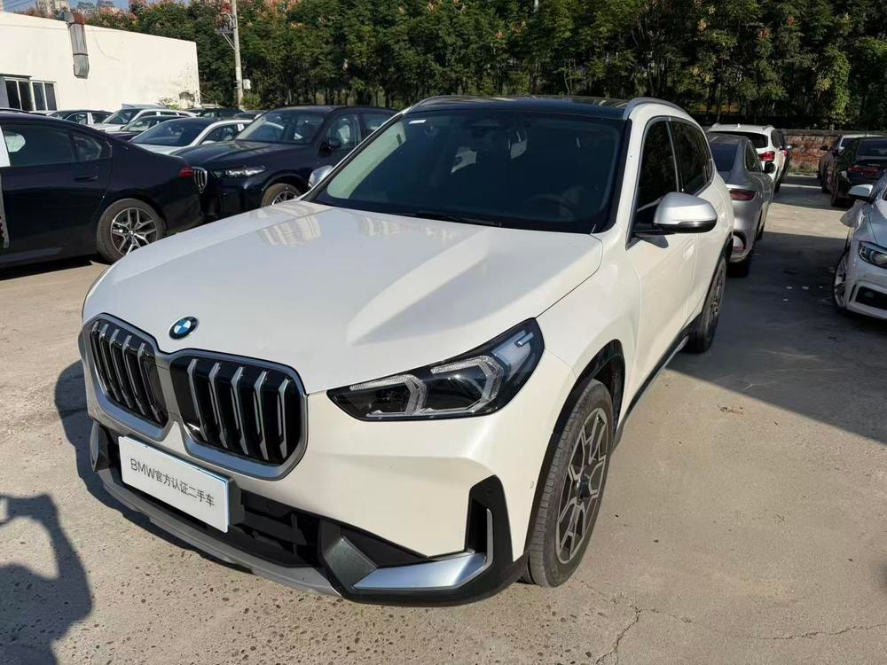 BMW X1 2023 — фото автомобиля 1