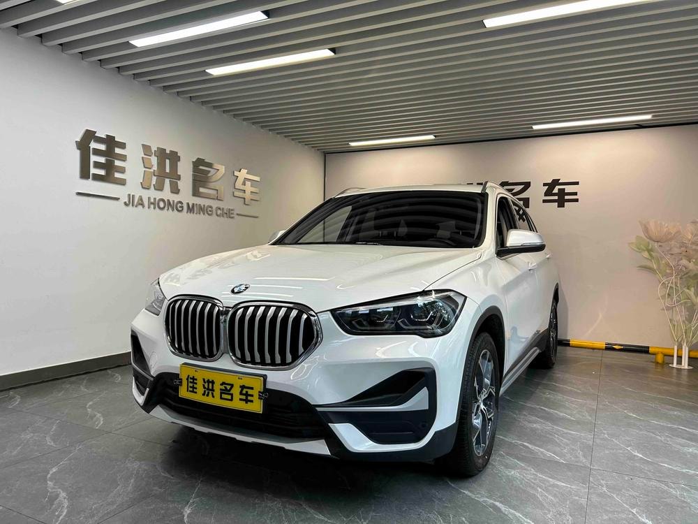 BMW X1 2021 — фото автомобиля 1