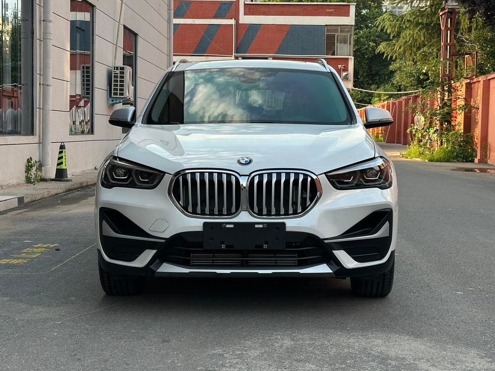 BMW X1 2022 — фото автомобиля 1