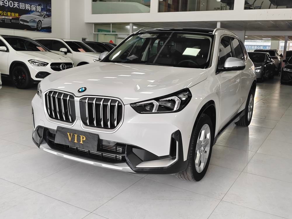 BMW X1 2023 — фото автомобиля