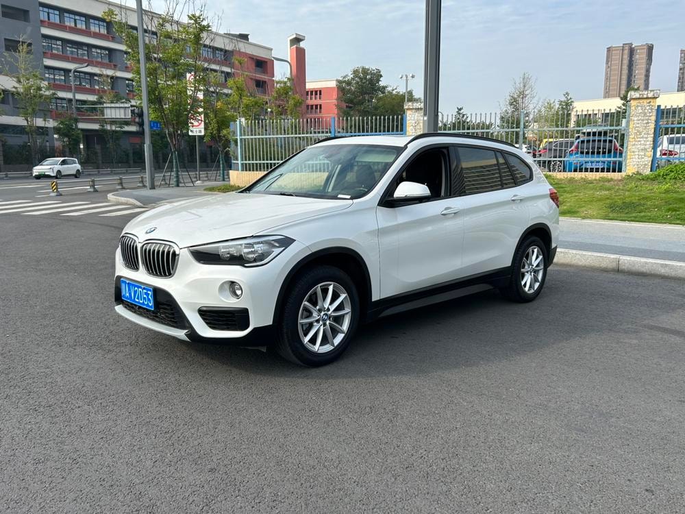 BMW X1 2016 — фото автомобиля