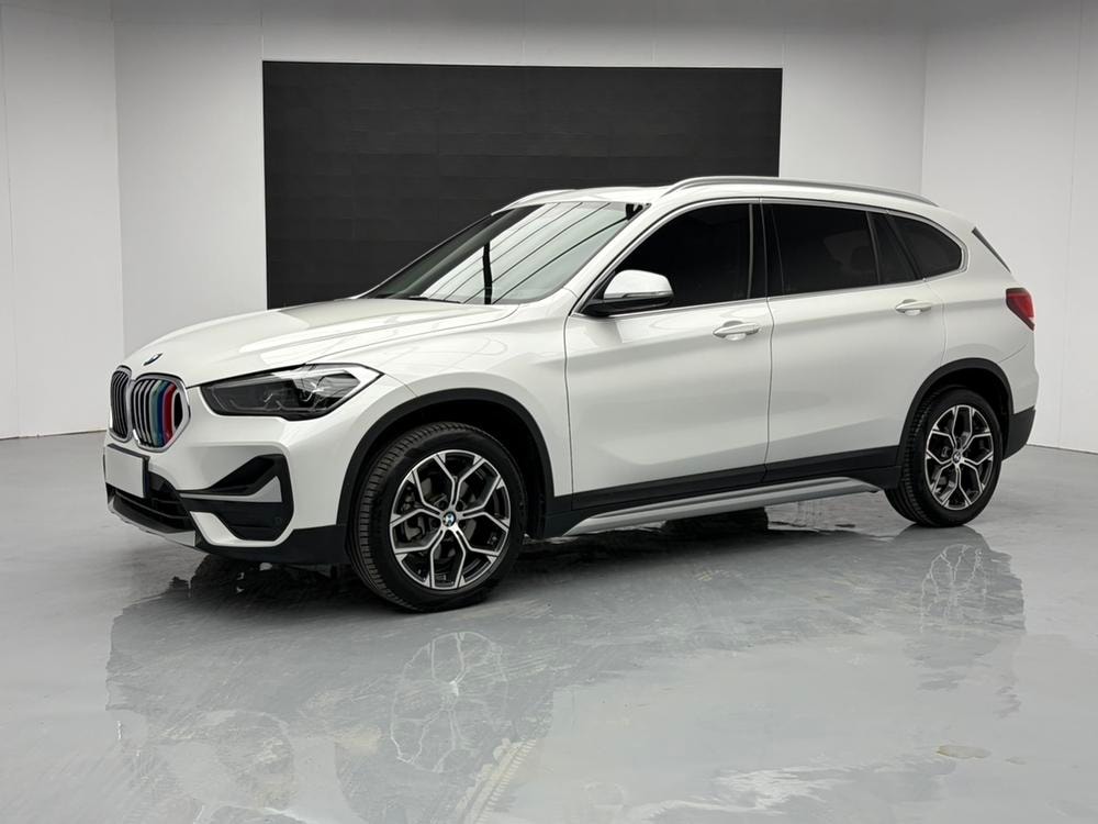 BMW X1 2022 — фото автомобиля