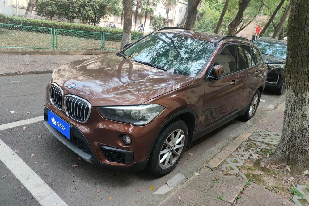 BMW X1 2018 — фото автомобиля