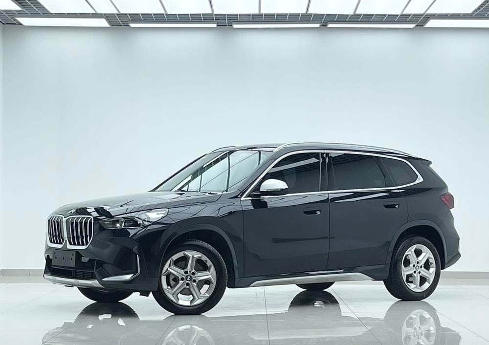BMW X1 2023 — фото автомобиля