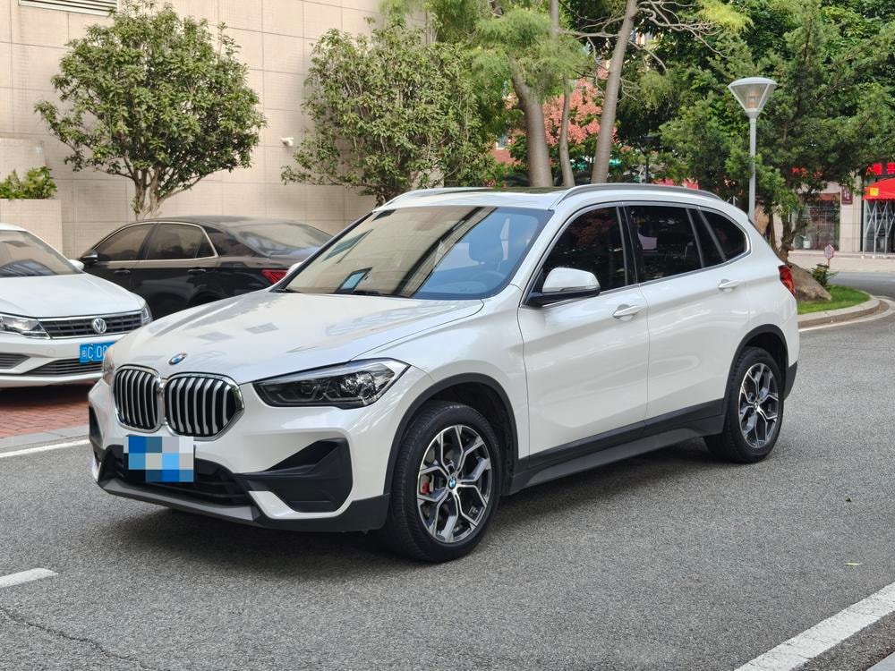 BMW X1 2021 — фото автомобиля