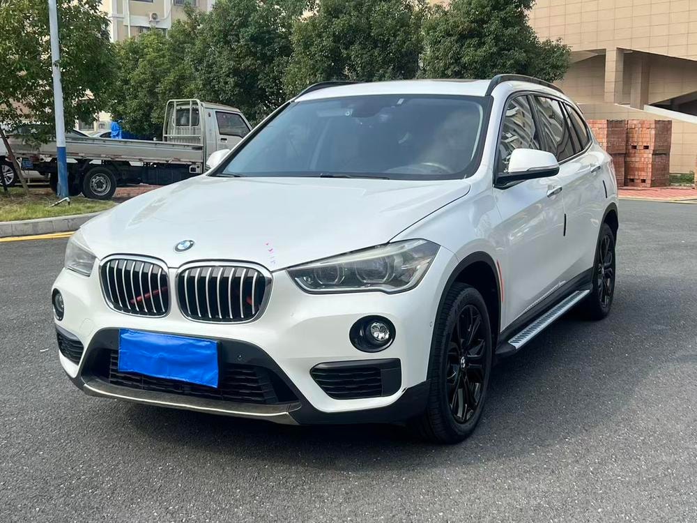 BMW X1 2018 — фото автомобиля
