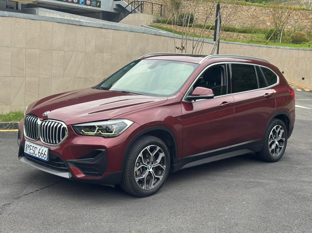 BMW X1 2020 — фото автомобиля