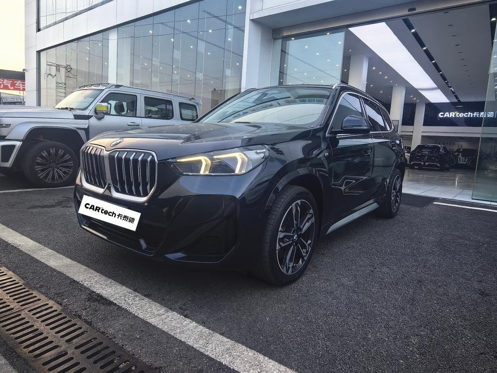 BMW X1 2023 — фото автомобиля