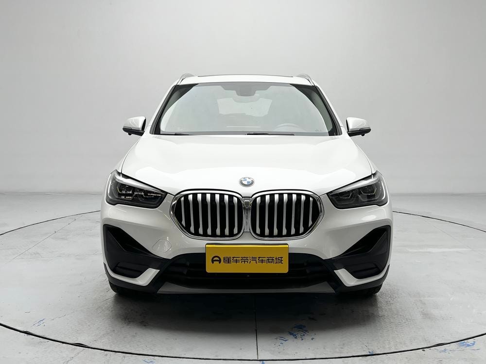 BMW X1 2021 — фото автомобиля