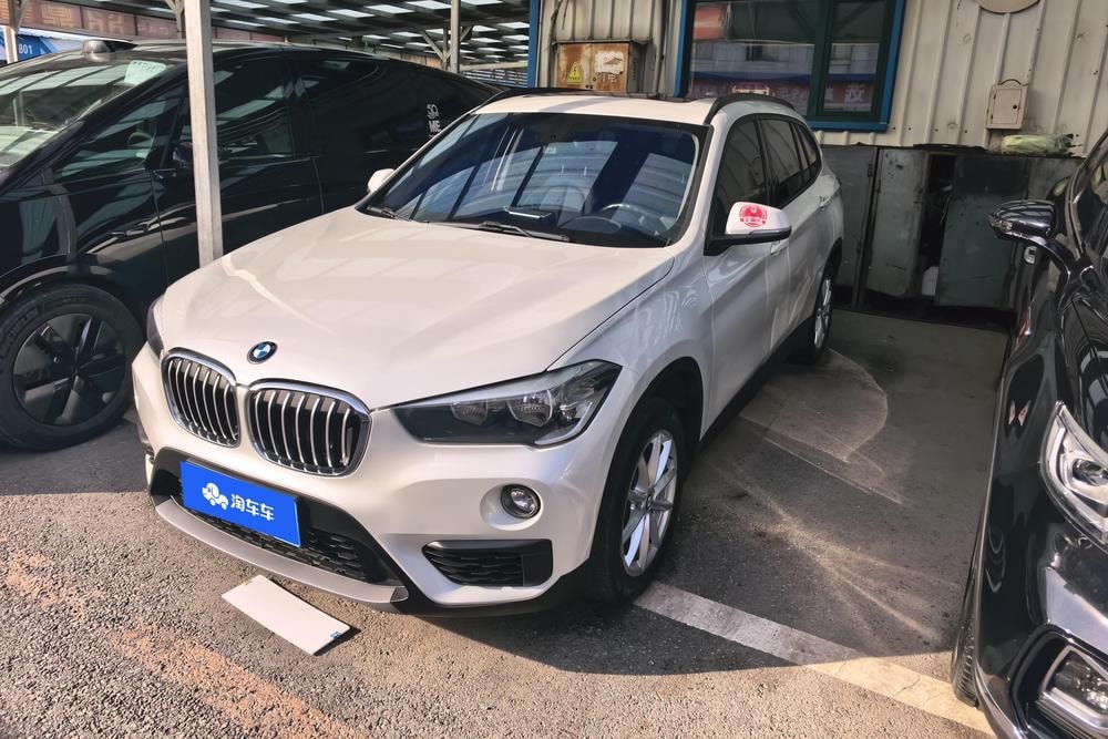 BMW X1 2018 — фото автомобиля