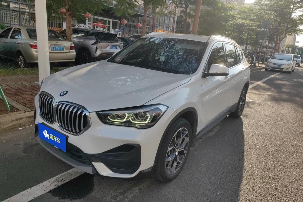 BMW X1 2022 — фото автомобиля