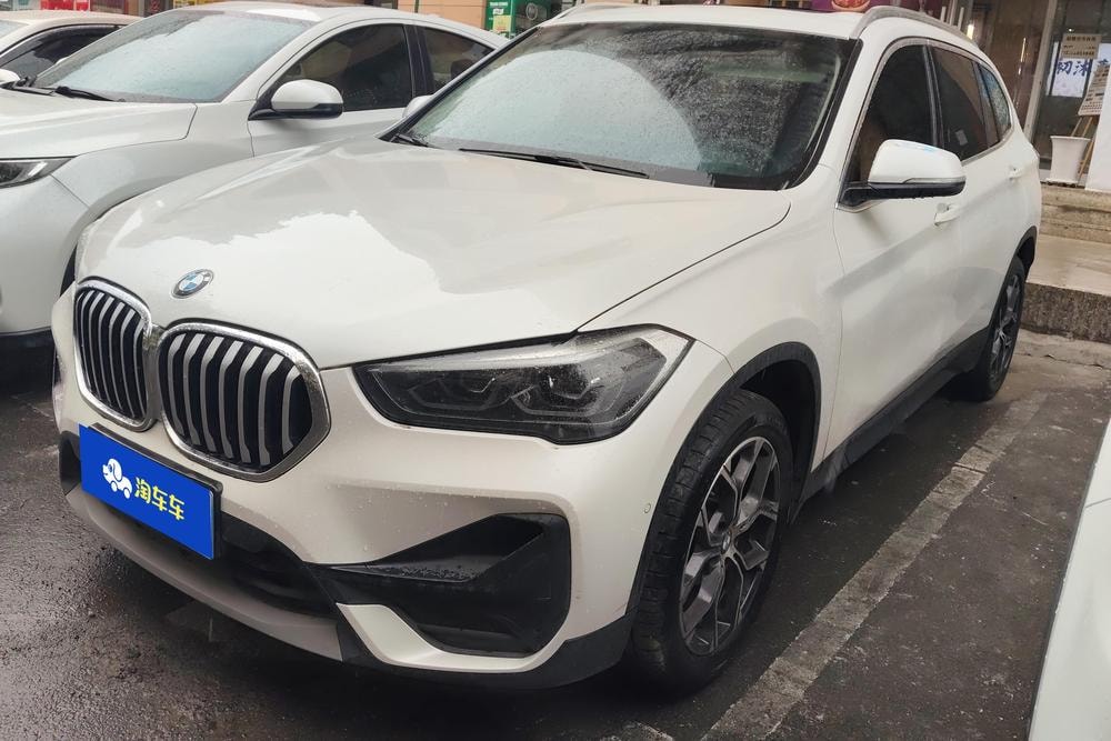 BMW X1 2020 — фото автомобиля